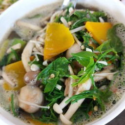 แกงเห็ดรวมผักหวาน
