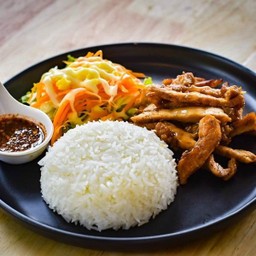 ข้าวหน้าเนื้อย่างจิ้มแจ่ว