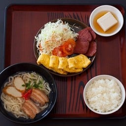 (105) ไข่ทอดกับแฮม และโซบะ ชุดใหญ่
