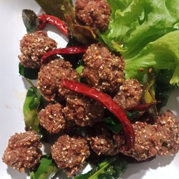 ลาบหมูทอด