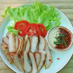 หญิง ปลาเผา