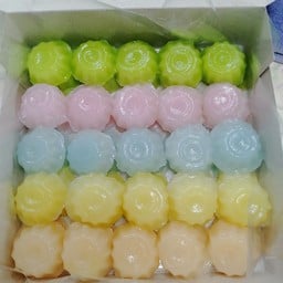 ขนมชั้นฟ้า กล่องกลาง 50ดอก