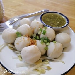 เคลิ้ม ก๋วยเตี๋ยวต้มยำทะเลหม้อเขียว จุฬาภรณ์