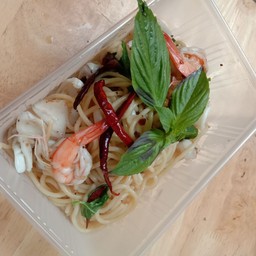 สปาเก็ตตี้ผัดพริกแห้งทะเล