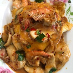 ไข่ลาวาต้มยำกุ้งลาดข้าว