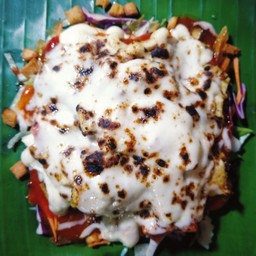 สลัดมิกซ์ไก่-ทูน่าชีส