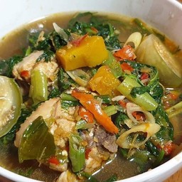 แกงอ่อมไก่
