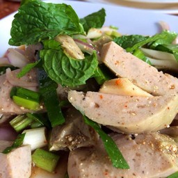 ลาบหมูยอ