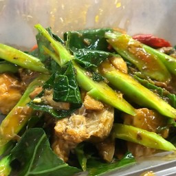 คะน้่าปลากระป๋อง(กับข้าว)