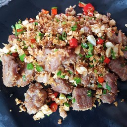 เนื้อสันใน ผัดพริกเกลือ (กับข้าว)