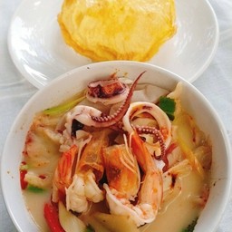 ข้าวไข่เจียว+ต้มยำรวม