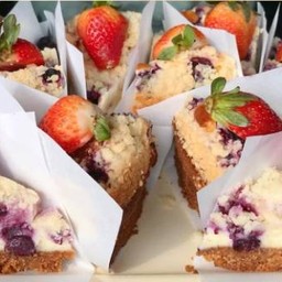 Blueberry Crumble Cheesecake