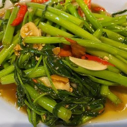 ผัดผักบุ้งไฟแดง