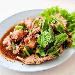 น้ำตกคอหมูย่าง