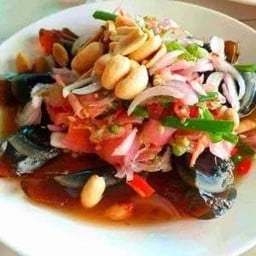 ยำไข่เยี่ยวม้า