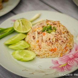 ผัดไทยห่อไข่ ครูปรีชา วัดตึก
