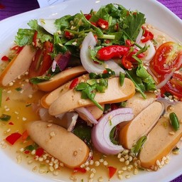 ยำไส้กรอกไก่(ไก่)