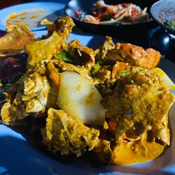 อาหารดีงามทุกอย่าง แจ้งร้านว่าขอรสชาติเข้มข้น ***โดยเฉพาะปูเนื้อผัดผงกระหรี่ ***