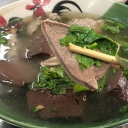 เกาเหลาเลือดหมูระยอง