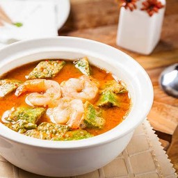 แกงส้มชะอม