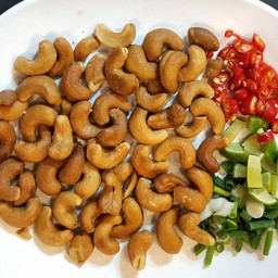 ยำเม็ดมะม่วง