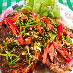 ปลาราดพริกสามรส
