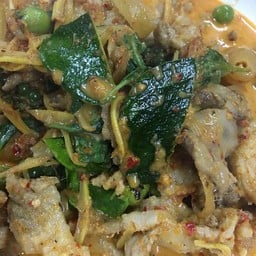 หมูป่าผัดเผ็ด