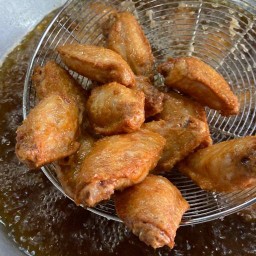 ไก่ทอดลือชา