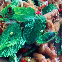 ยำแซ่บตีนไก่