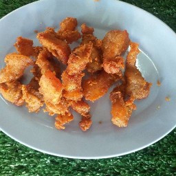 ข้าวเหนียวหมูทอดพริกไทยดำ ซอยติวานนท์ 12