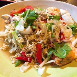 ยำมาม่ารวมมิตร