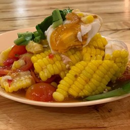 ตำข้าวโพดไข่เค็ม