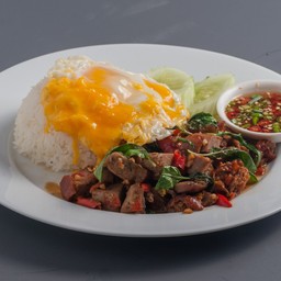 กระเพราเป็ดย่างราดข้าวไข่ระเบิด