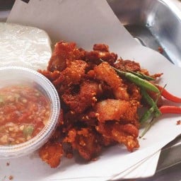 หมูลูกโดด ป้าจุ๊ก