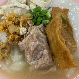 ก๋วยจั๊บผสมโจ๊ก