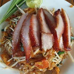 ผัดไทยหมูย่าง