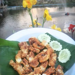 เอ็นไก่ทอดราดซอส