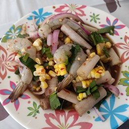 ยำสายบัวกุ้งสด