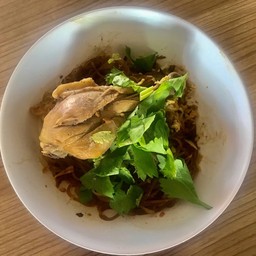 เส้นเล็ก แห้ง น้ำ ไก่ตุ๋น
