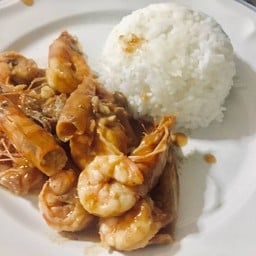 กุ้งผัดซอสราดข้าว
