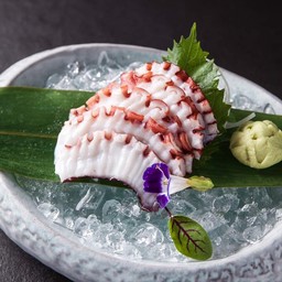 หมึกทาโกะซาชิมิ (Tako Sashimi)