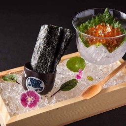 ไข่แซลมอนซาชิมิ (Ikura Sashimi)