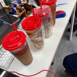 ชาตรามือ โรบินสัน ลาดกระบัง