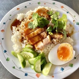 ข้าวหมูกรอบ