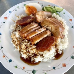 ข้าวหมูเเดง-หมูกรอบ