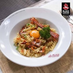 ฟูซิลีคาโบนาร่า สไปซี่พอร์ค