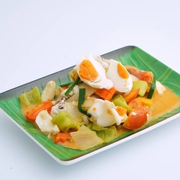 ปลาหมึกผัดไข่เค็ม