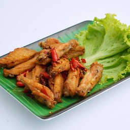 ปีกไก่ทอดคั่วพริกเกลือ