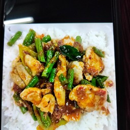 พริกแกงไก่ราดข้าว