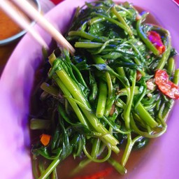 จานนี้ก็อร่อยค่ะ